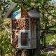 Insektnehotel im Apfelbaum